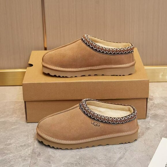 UGG Australia Tasman Chestnut Suede Slipper - Picture 3 of 6